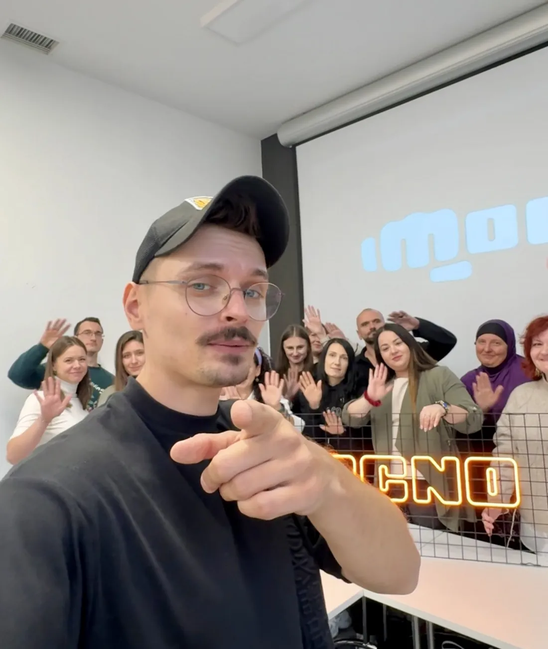 Erwin Gałan w akcji przed publicznością MOCNO